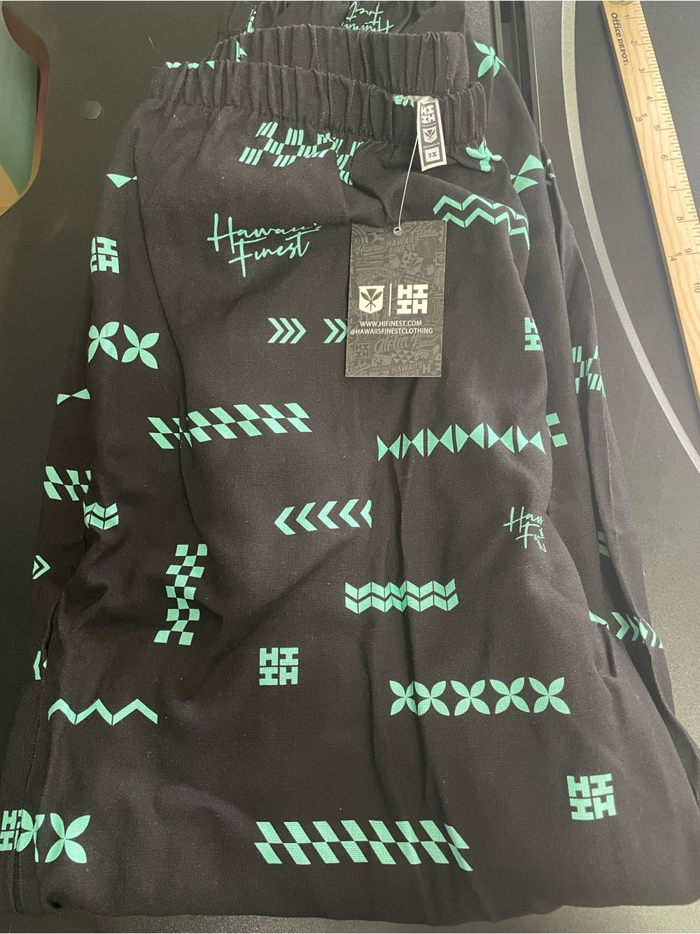Hawaii's Finest- Womens 3x Black Lounge Pants with Mint Geometric Print (New)